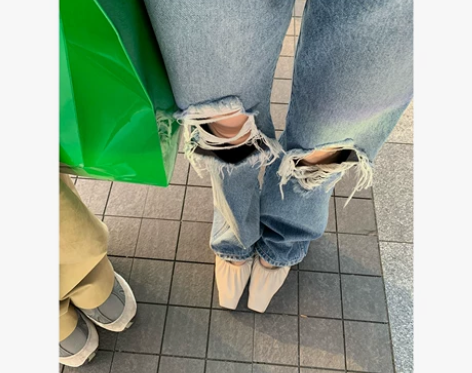 十分喜爱破洞牛仔裤 感兴趣的话点“我想要”...