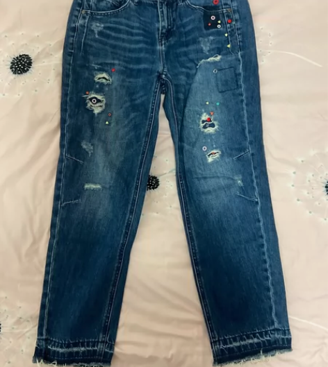 Only破洞牛仔裤，成色如图，28码。 感...