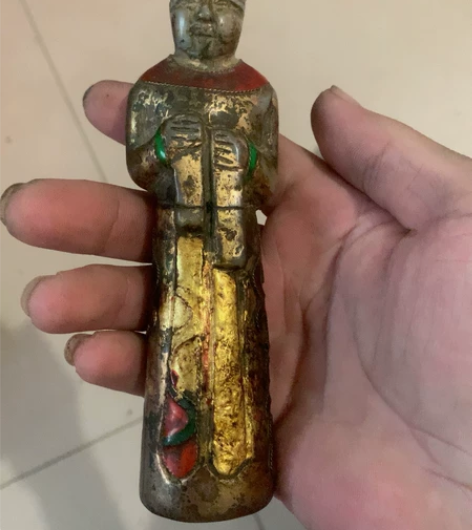 唐代老玉不懂这是什么工艺，鎏金的，中间应该...