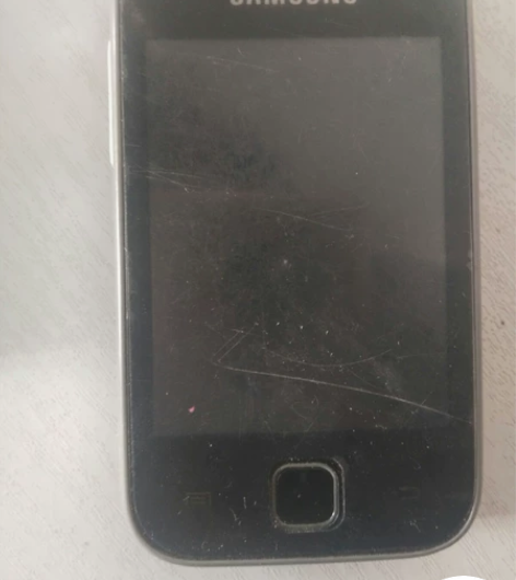 三星GT-S5360可以使用，只卖个屏的价...