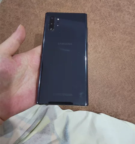 美版三星note10+，外观一处小磕碰，屏...
