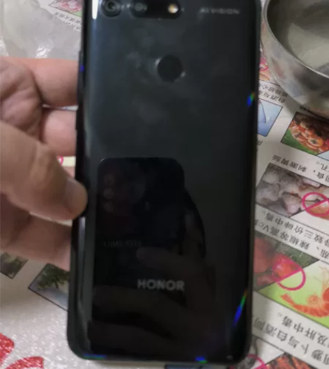 荣耀v20   4G版本8+128鸿蒙系统...