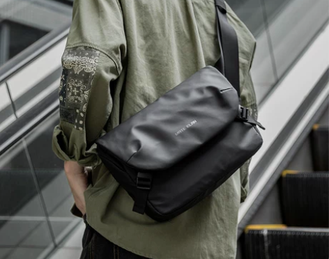 【狂欢价】2022新款休闲男士斜挎包多功能...