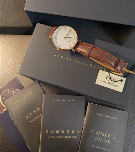 DW手表，闲置，正，包装盒都在，很久没带没...