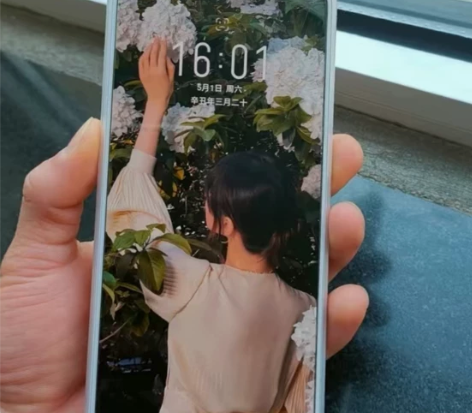 魅族17，8?128，成色不错，没有任何功...