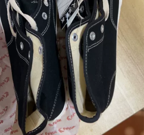 全新飞跃高帮帆布鞋 黑色 39码 感兴趣的...