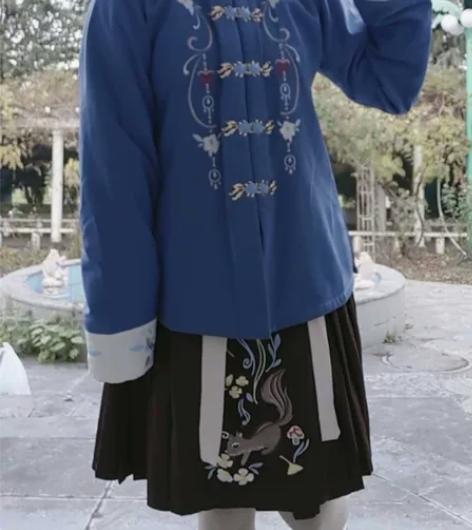 兰若庭金鱼扣汉服 整套包邮出 上衣加绒 裙...