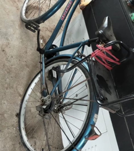 老上海永久自行车，古董级别了，正常骑，收拾...