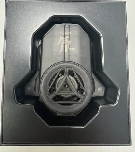 红魔手机散热背架 全新未使用！ 感兴趣的话...