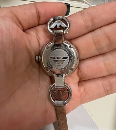 阿玛尼手表 专柜购入 没有发票没有盒子 暂...