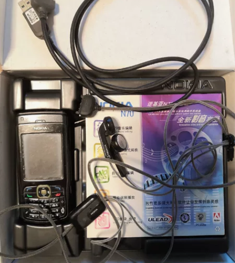 诺基亚N70手机（黑色），一代经典，8成新...