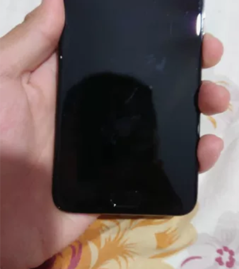 小米6  664 屏幕摔了下后就成这样了其...