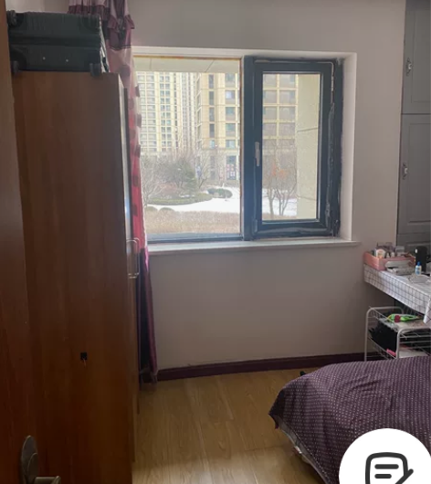 有一空房间，求合租女生，近地铁二号线五分钟...