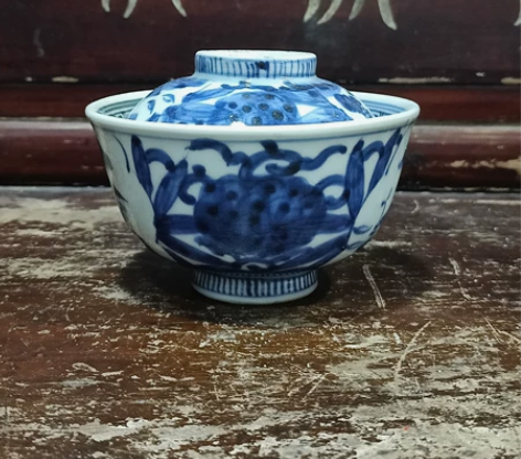清代青花山水人物盖碗,完整无缺,器型端正,...