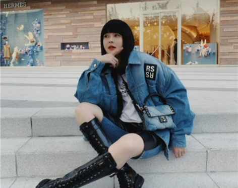 ?麦昆大长靴 冷艳高贵超多明星私服穿搭出镜...