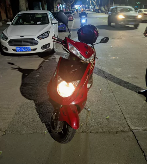 雅马哈迅鹰踏板摩托车悦动版 2016年10...