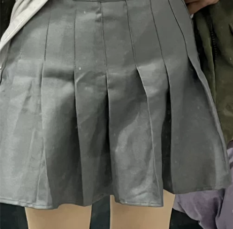 百褶裙 没有穿过洗过一次 在网上买的但是现...