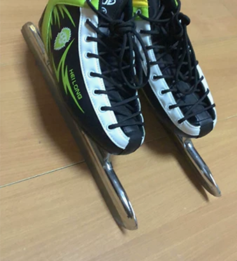 黑龙冰刀鞋37码，只穿过一次150自取 感...