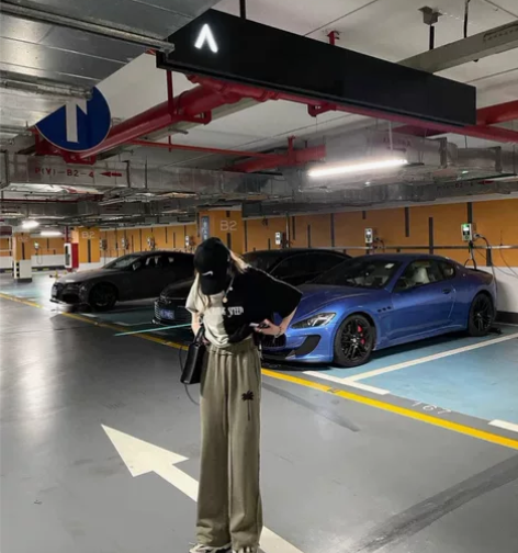 现货momoshero weekend限量...