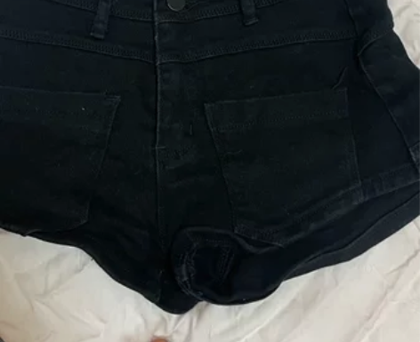 牛仔短裤 牛仔裙.多款带图问价 感兴趣的话...