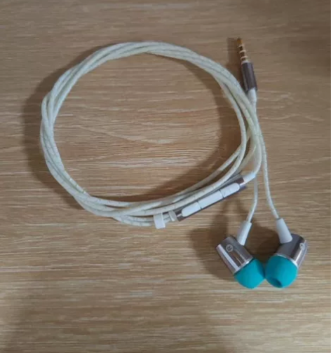 荣耀耳机 感兴趣的话点“我想要”和我私聊吧～