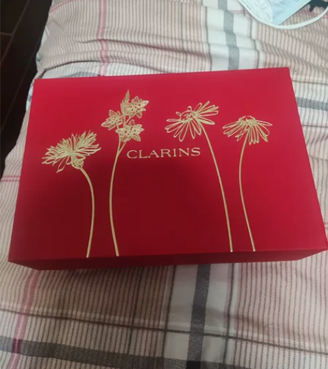 娇韵诗收纳盒。正红色盒子，太美了。自用收藏...