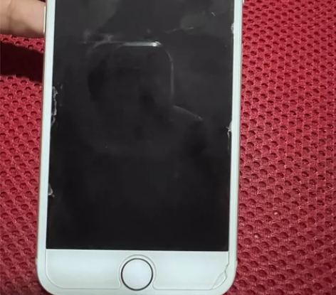 出苹果8美版已黑解 边框成色很好无磕碰 图...