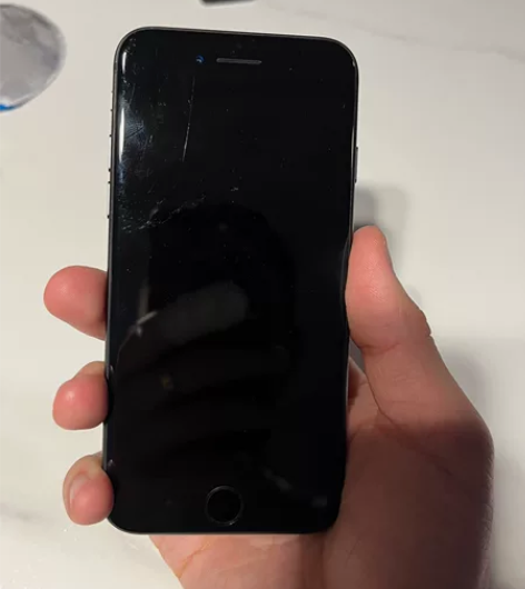 出闲置苹果8一台,日版无锁128g,屏幕正...