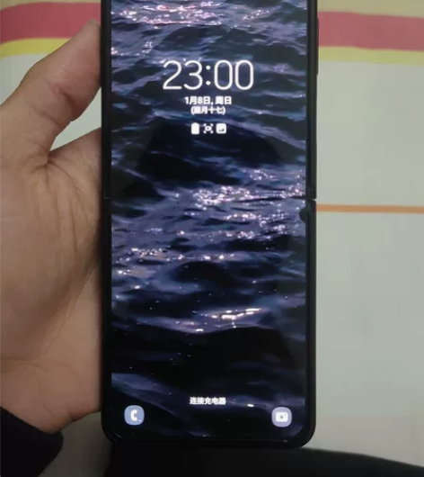 三星zflip3折叠屏手机，是256G的，...