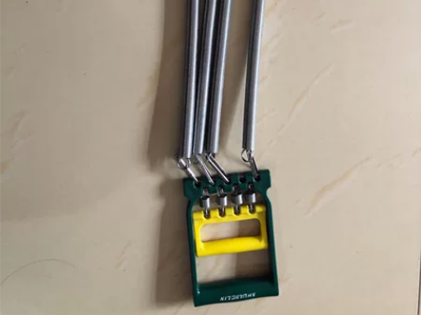 闲置拉力器出售，10元钱，可以练手指力量，...