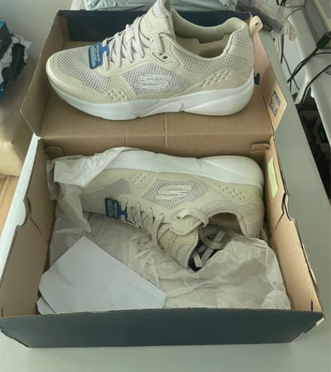 休闲运动鞋skechers全新42码(41...