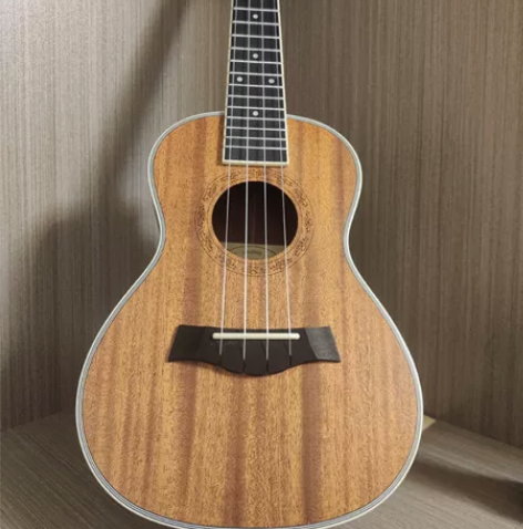 尤克里里 便宜甩了 99新 没时间玩了 所...