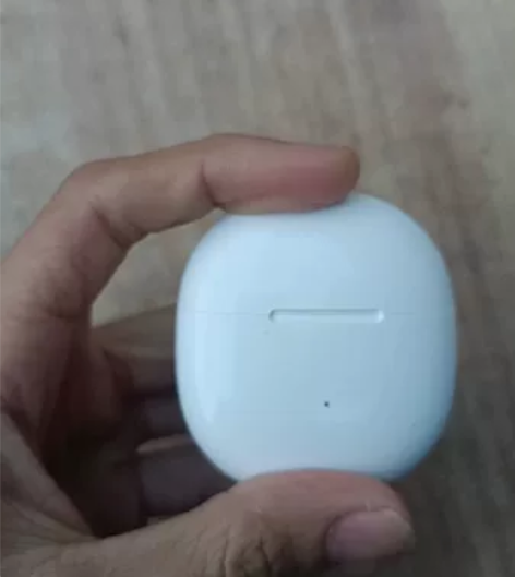 qcy t18蓝牙耳机,出左耳看上带走,充...