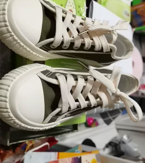 普通帆布鞋，全新，买了穿不了那么多，便宜出...