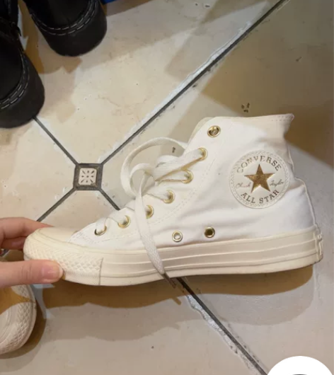 奶白金标匡威已绝版 38码内长240 穿过...