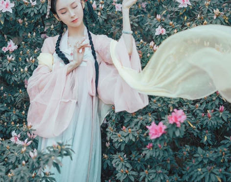 都城南庄 裴玄月 齐胸汉服 很早购入的一套...