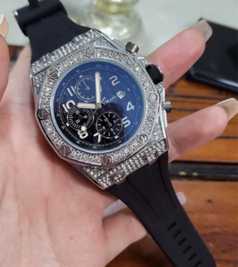 别人送的意卡伊手表，全新未佩戴过，背膜还没...