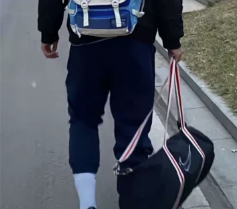 国李宁背包篮球包容量大 背过三次喜欢的来售...