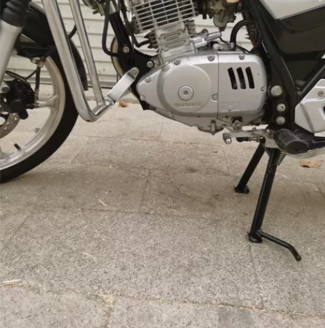 铃木钻豹125cc，前置碟刹制动，爬山涉水...