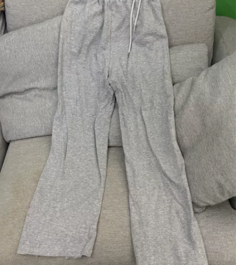 灰色开叉休闲裤，巨显腿长，m码宽松 感兴趣...