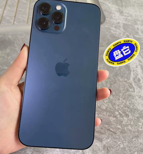 国行！闲置出，前面我爸给我的生日礼物iPh...