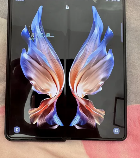 三星W22 原价购入的 有一处轻微磕碰 不...