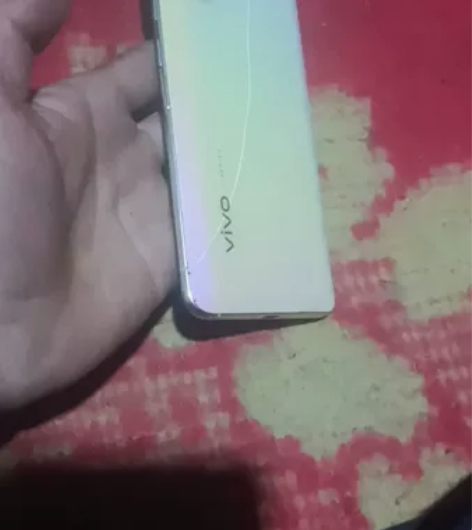 vivo x27手机8g 256g 换个屏...