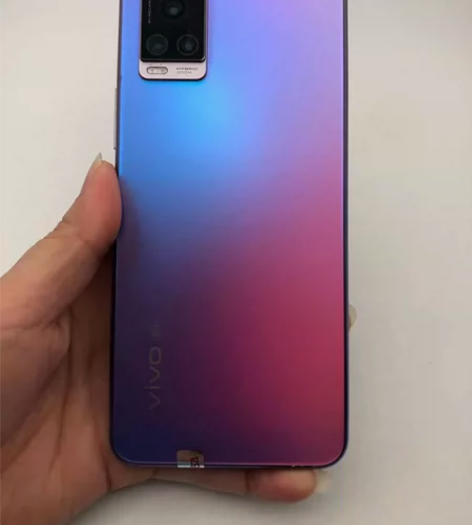 低价出售vivo S7 内存8+128 极...