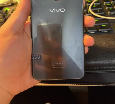 vivox21i 6+64 屏幕自己拆坏了...