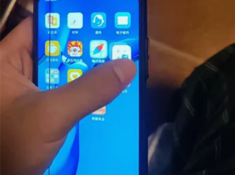 荣耀9x 6+128 屏幕一条黑线 无其他...