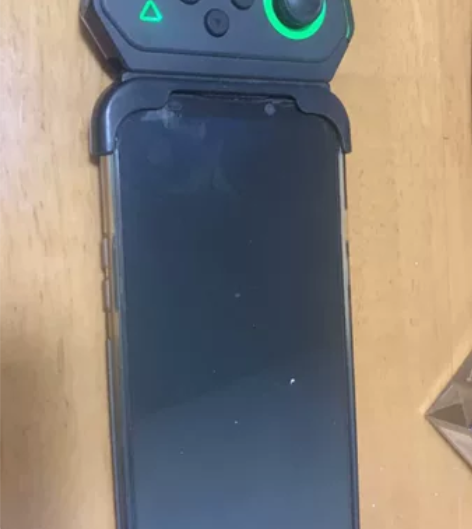 黑鲨2 8加128 带原装手柄 原装...