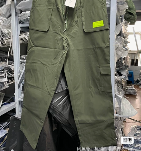 全新 多口袋工装裤,转手原因 断码 剩黑...