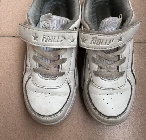 新百伦 小白鞋31码，新旧如图，孩子脚长得...