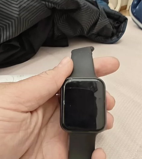 魅族手表，朋友送了小米至尊礼盒里面有手表，...